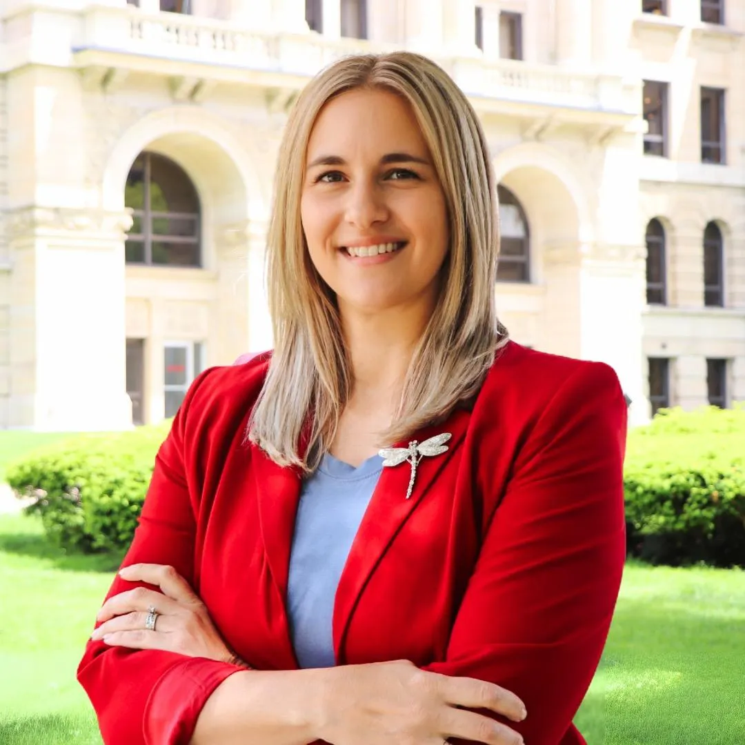 Jaime Agnew standing in front of the courthouse